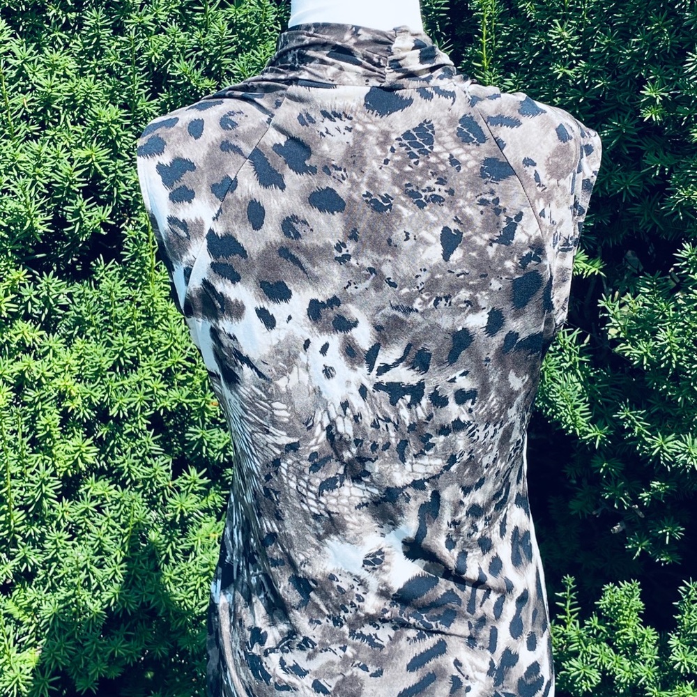 KENNETH COLE**Stretchy Animal Print Dress**Small $165 - Picture 8 of 8